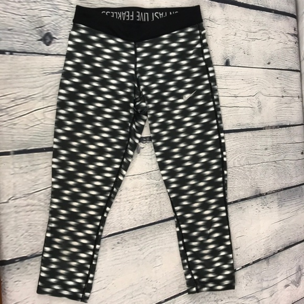 NIKE Dri-Fit Black White Cropped Running Capri XS